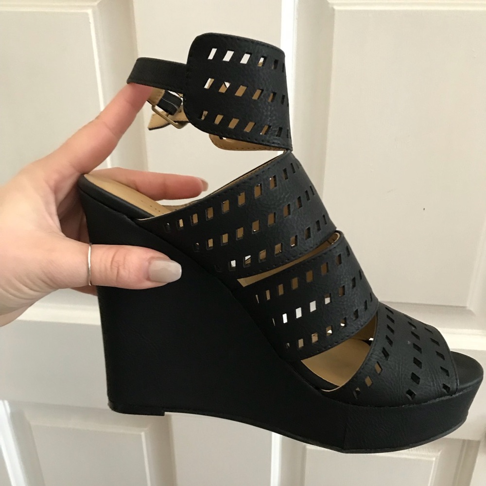 Chinese laundry black wedge
